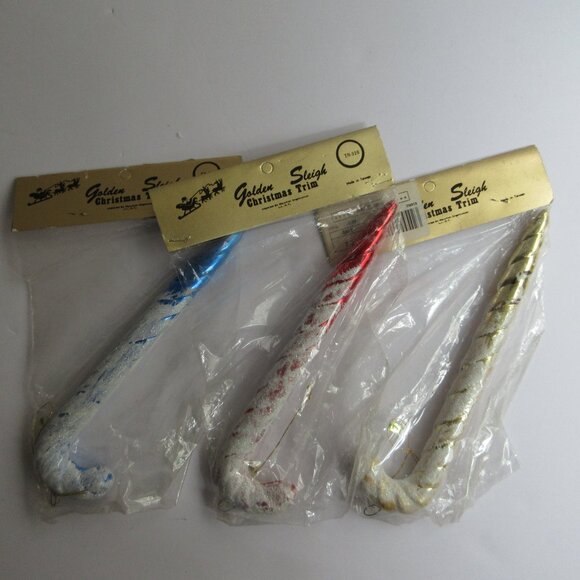 3  Blow Mold 8" Candy Cane Ornaments Red, Blue, Gold Glitter Golden Sleigh NIP - Picture 3 of 13